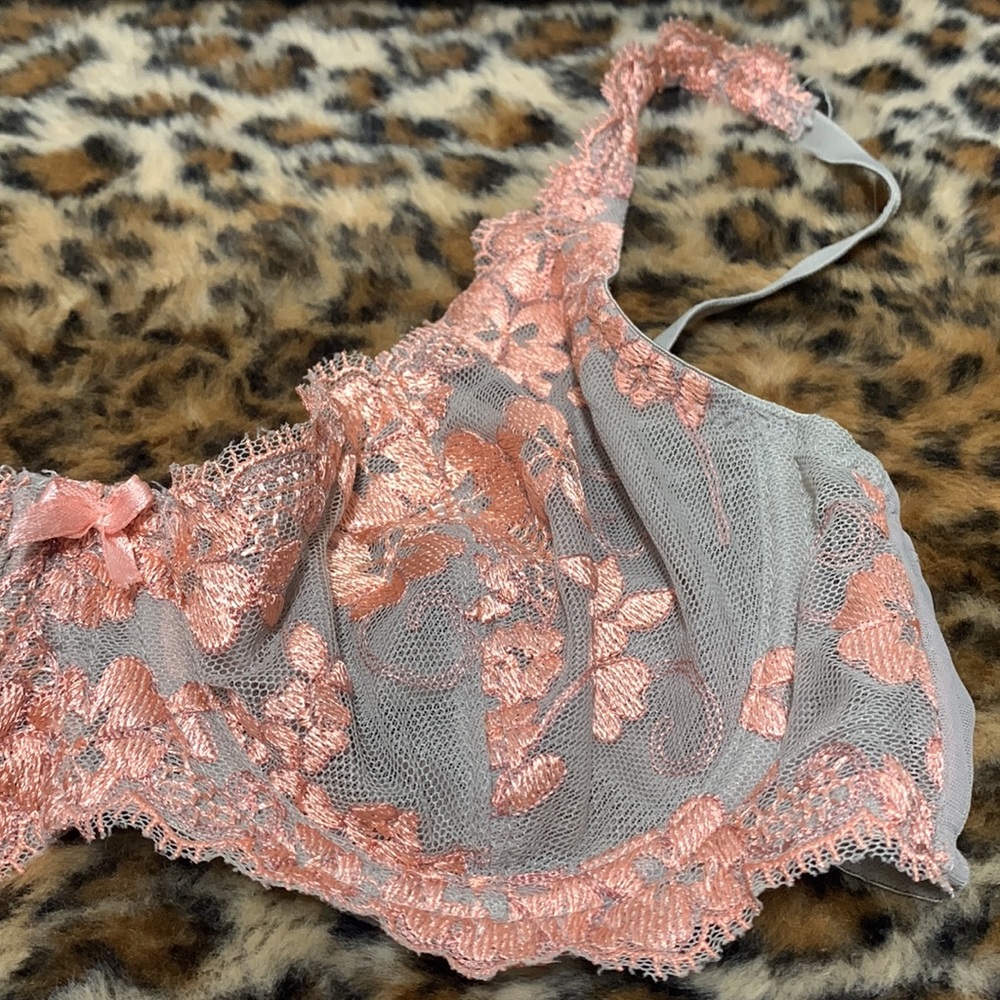 Flowered Bra - Picture 3 of 6